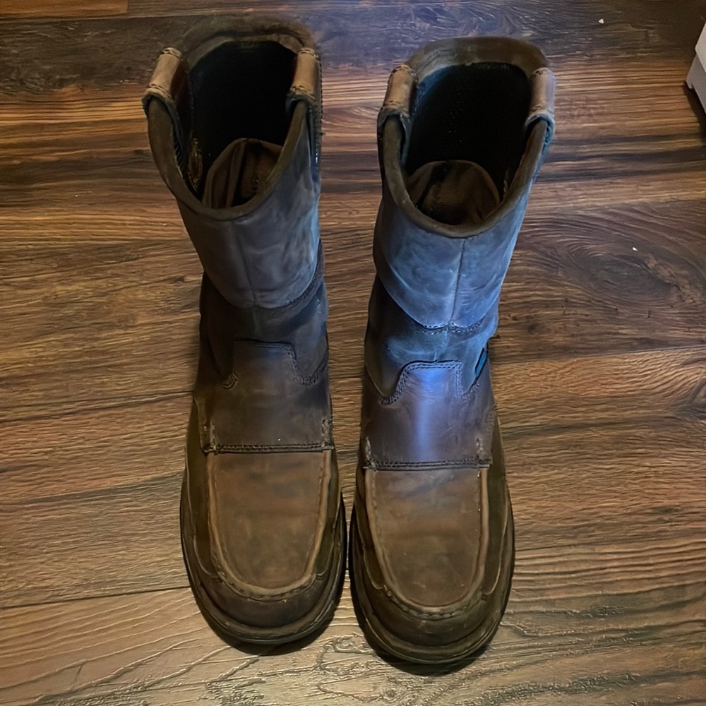 Slip on boots